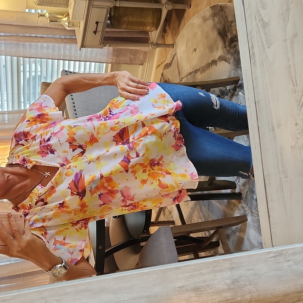 $15 Rose & Olive top